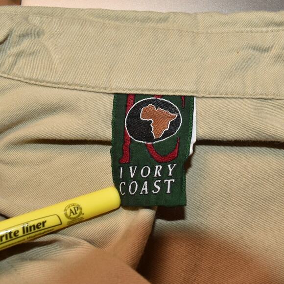 VINTAGE Ivory Coast Button Up Men's Small Work Shirt Hunting Dog USA Made Long - Picture 6 of 9